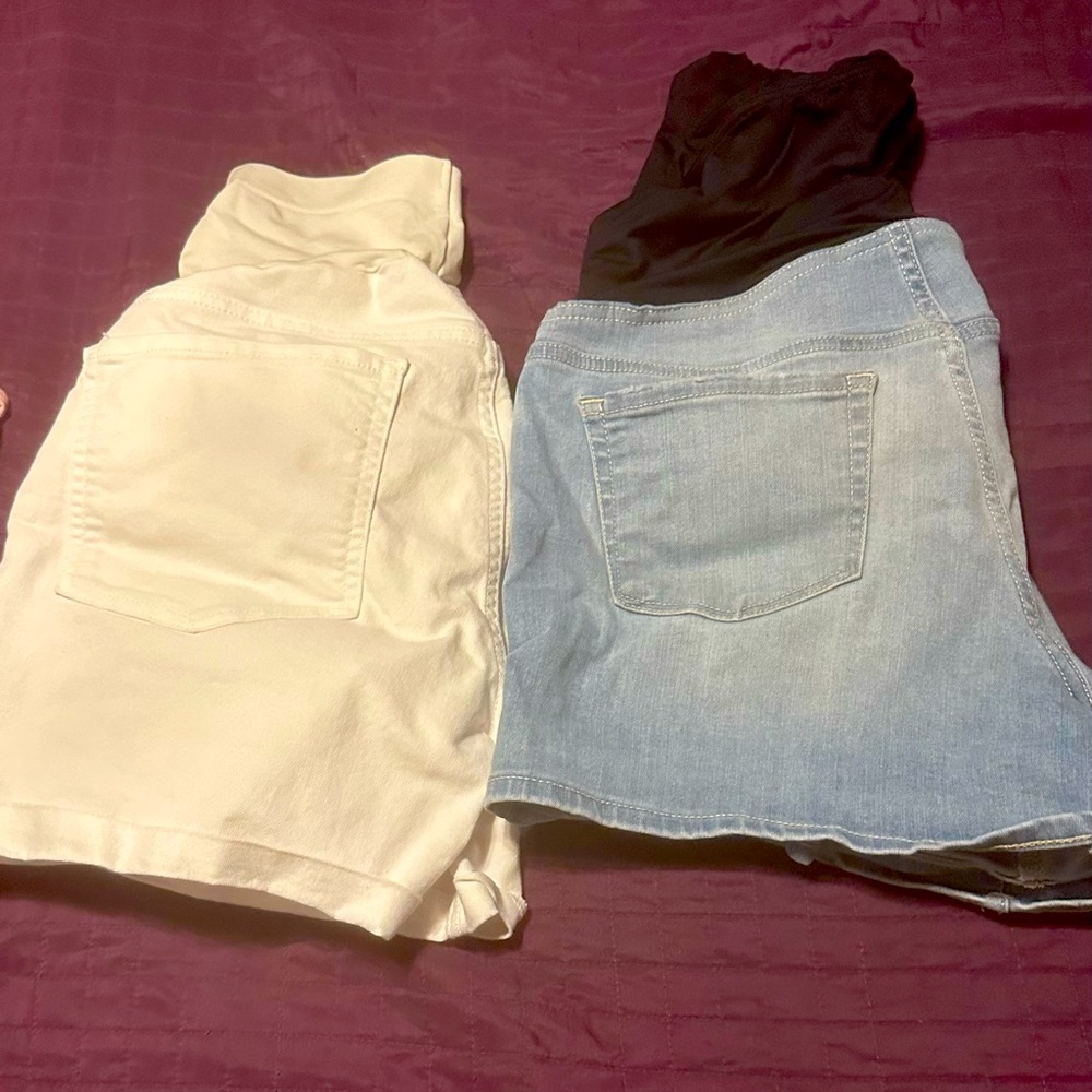 Maternity shorts